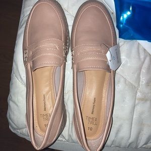 NWT Memory Foam Time & Tru Nude Loafers
